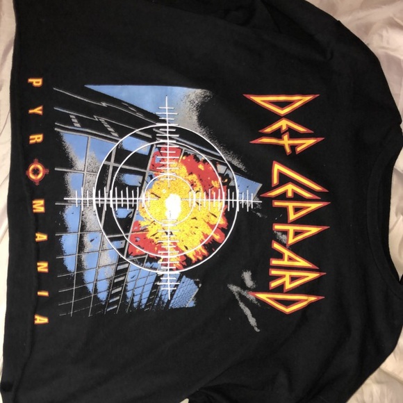 long sleeve def leopard crop top - Picture 2 of 2